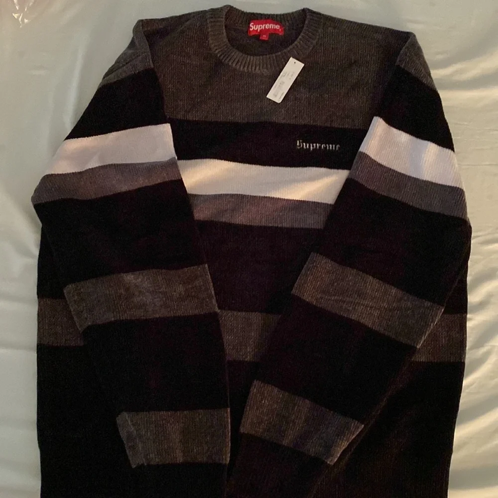 Supreme sweater - Picture 2 of 3